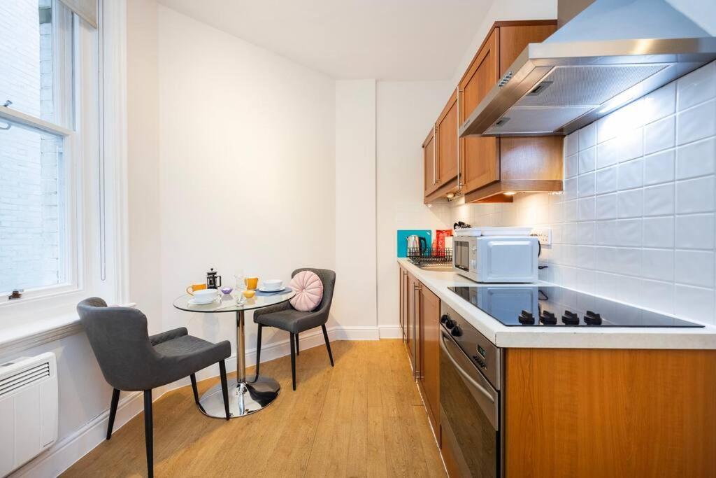 Stylish Studio In Leicester Square Londra Exterior foto