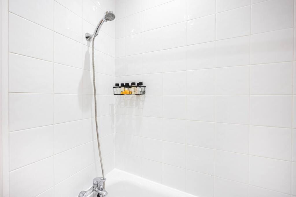 Stylish Studio In Leicester Square Londra Exterior foto
